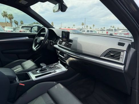 Used 2020 Audi Q5 2.0T Premium w/ Titanium Sport Package AWD/4WD image 27