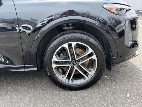 Used 2025 Audi Q5 Premium w/ Convenience Package image 5