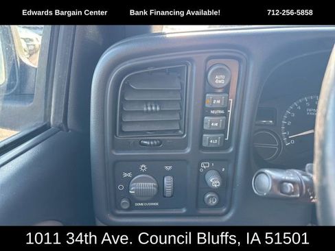Used 2002 Chevrolet Suburban LS image 16