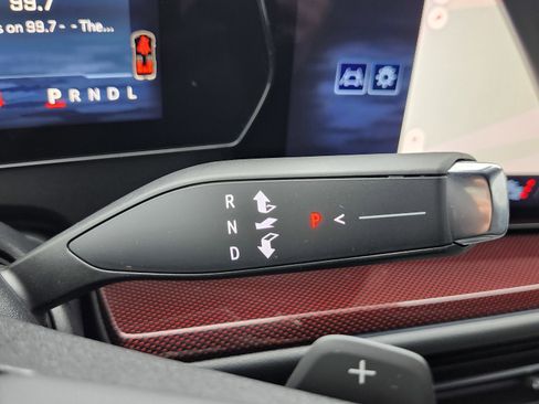 Used 2025 Chevrolet Traverse Z71 w/ LPO, Floor Liner Package image 11