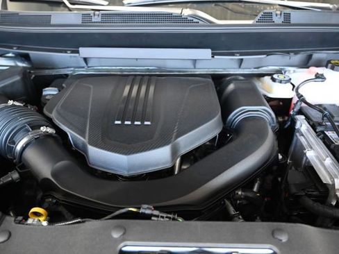 New 2026 Chevrolet Traverse LT w/ Sun and Wheel Package FWD image 30