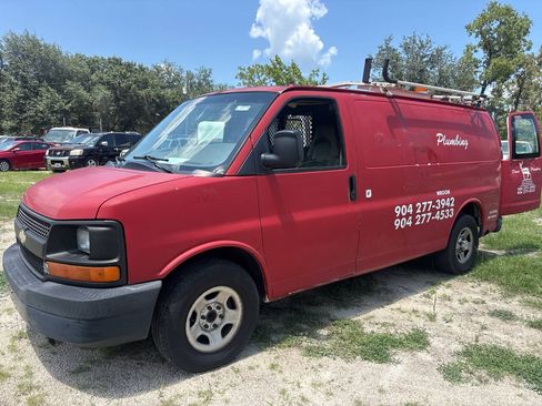 Used 2005 Chevrolet Express 1500 RWD image 2