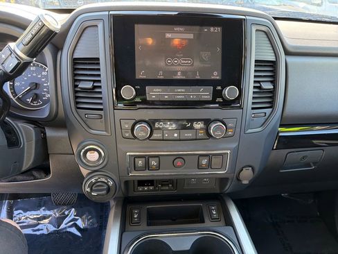Used 2024 Nissan Titan SV w/ SV Convenience Package image 25