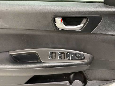 Used 2017 Kia Optima LX FWD image 15