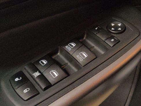 Used 2021 Jeep Cherokee Latitude Lux w/ Sun & Sound Group FWD image 27