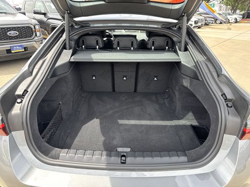 Used 2024 BMW i4 xDrive40i image 9