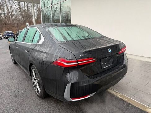 Used 2026 BMW 530i xDrive w/ Executive Package image 9