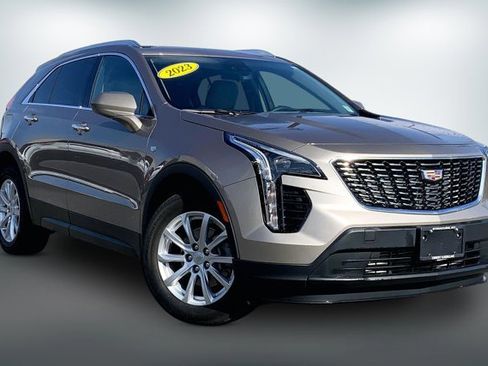 Used 2023 Cadillac XT4 Luxury w/ Cold Weather Package image 1