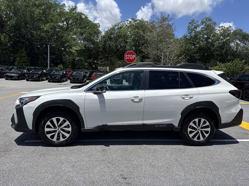 Used 2024 Subaru Outback Premium AWD/4WD image 11