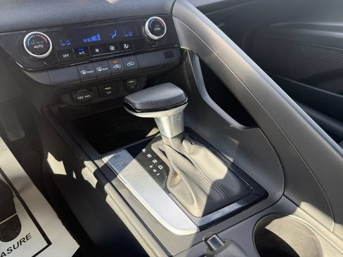 Used 2021 Hyundai Elantra SEL FWD image 20