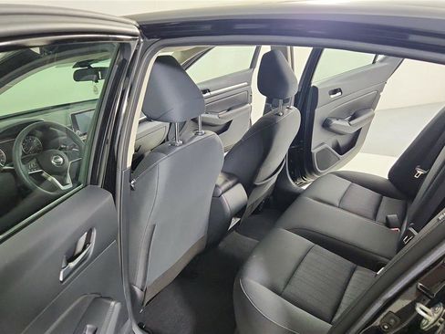 Used 2022 Nissan Altima 2.5 SV image 22