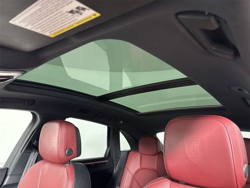 Certified 2022 Porsche Macan S image 42