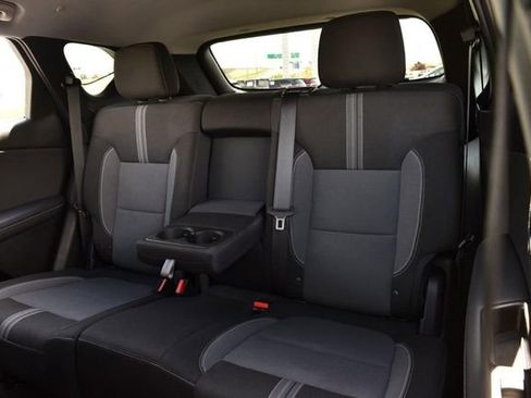 Used 2025 Chevrolet Blazer LT AWD/4WD image 19