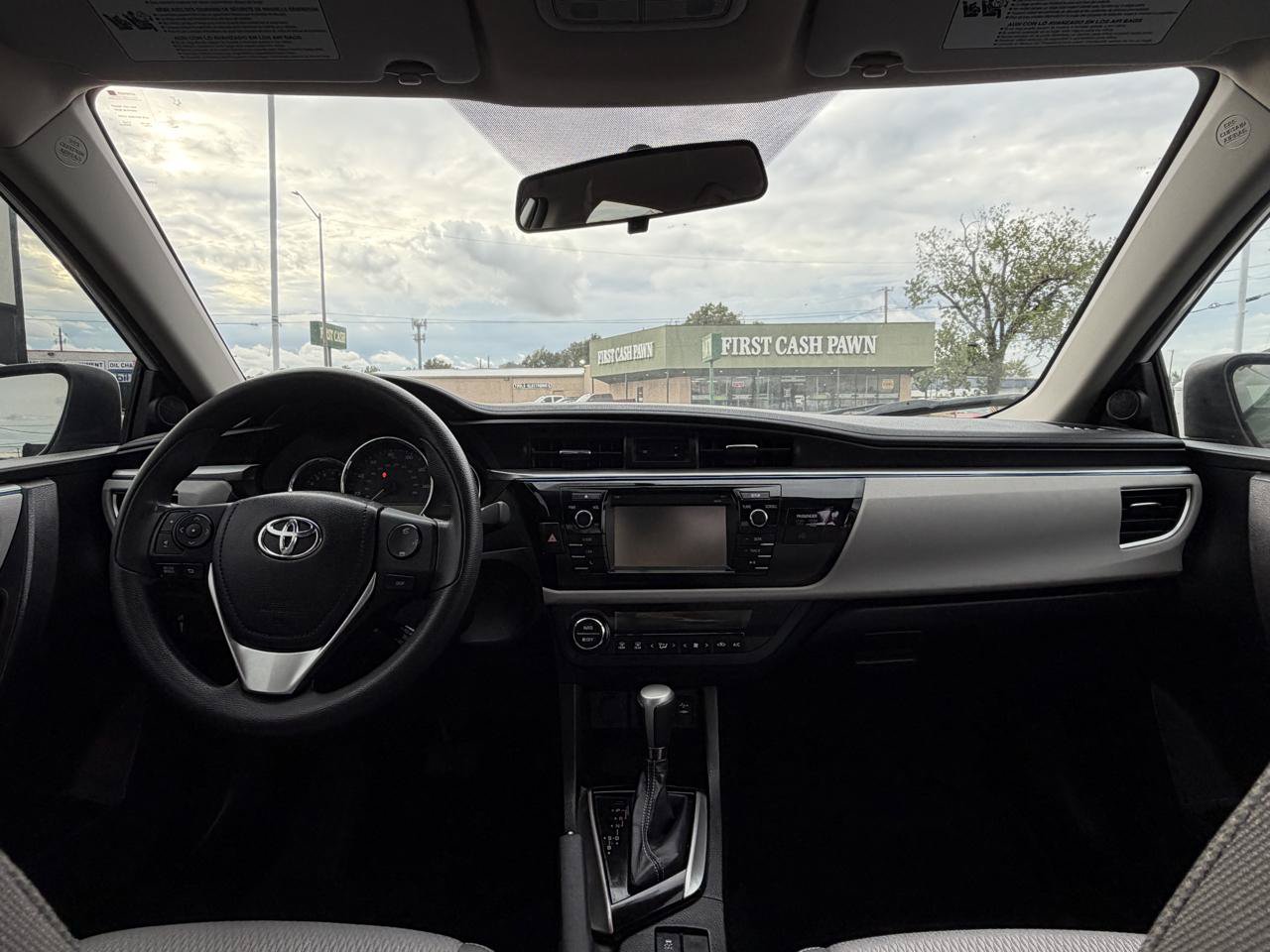 Used 2014 Toyota Corolla LE FWD image 17