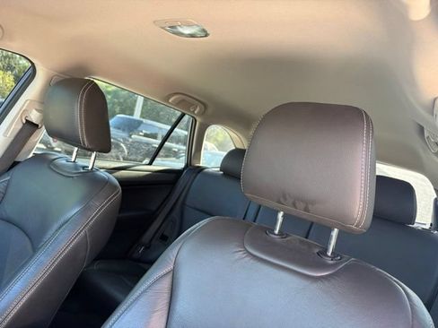 Used 2018 Subaru Outback 2.5i Premium AWD/4WD image 6