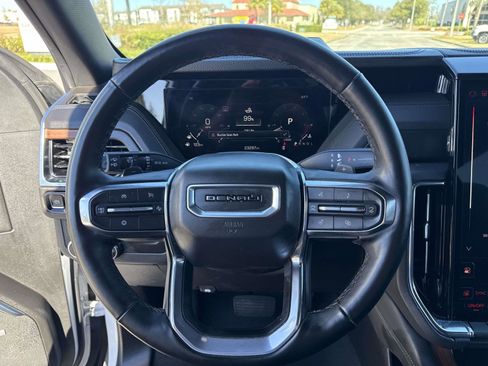 Used 2025 GMC Yukon XL Denali image 28