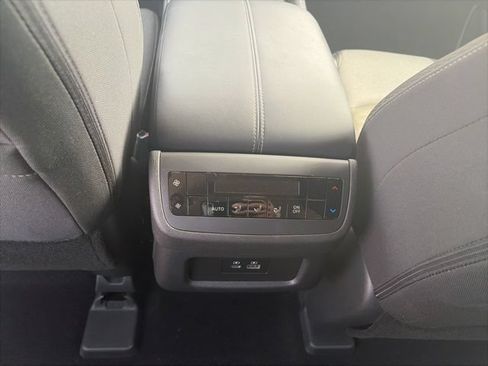 Used 2025 Nissan Pathfinder SV AWD/4WD image 13