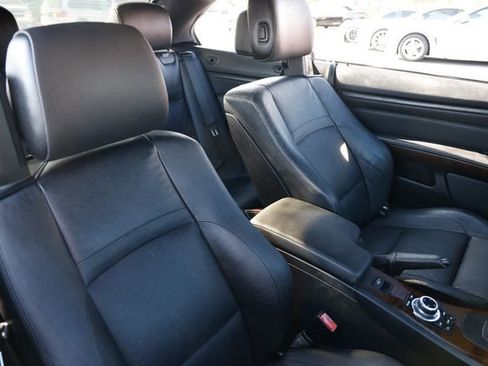 Used 2011 BMW 335i Convertible image 19