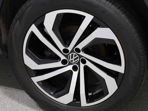 Used 2021 Volkswagen Atlas SEL Premium image 44