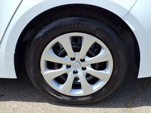 Used 2025 Toyota Corolla LE image 8