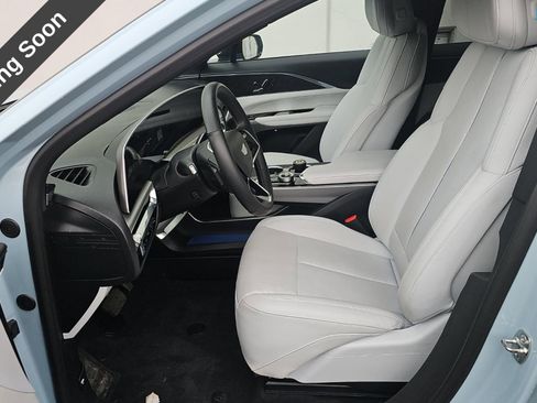 Used 2024 Cadillac Lyriq Sport image 10