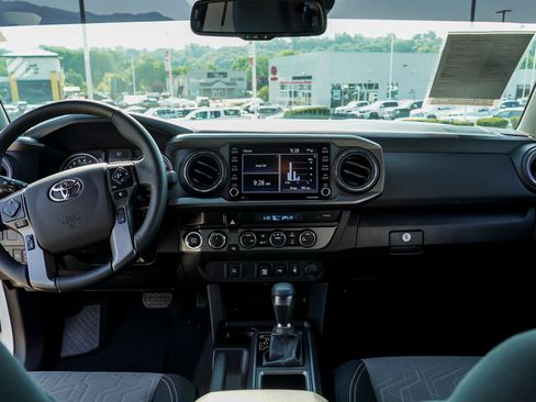 Certified 2023 Toyota Tacoma TRD Off-Road AWD/4WD image 30