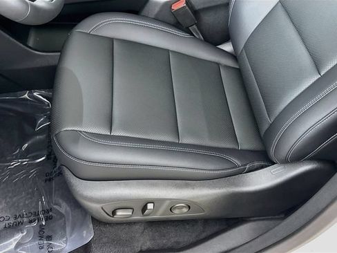New 2026 Chevrolet Traverse LT w/ Driver Confidence Package AWD/4WD image 20