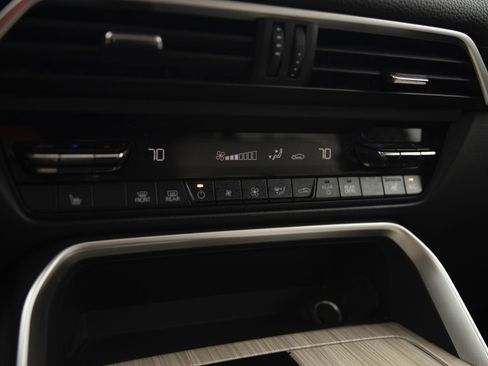 Used 2024 MAZDA CX-90 Plug-In Hybrid w/ Preferred AWD/4WD image 9