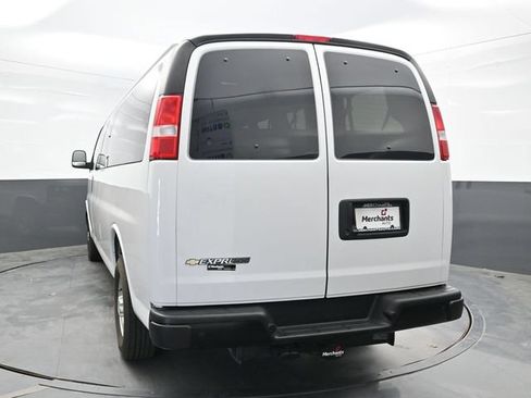 Used 2024 Chevrolet Express 3500 LS RWD image 5