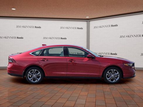Used 2023 Honda Accord EX image 7