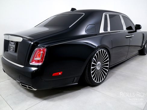 Used 2018 Rolls-Royce Phantom Sedan image 2