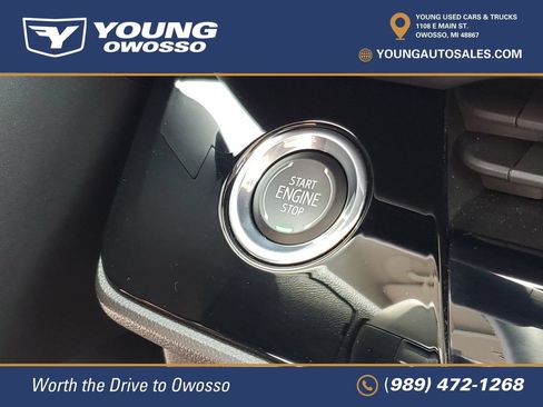 Used 2025 Buick Envision Avenir AWD/4WD image 16