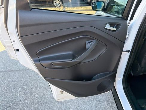 Used 2018 Ford Escape SE w/ SE Sport Appearance Package AWD/4WD image 14
