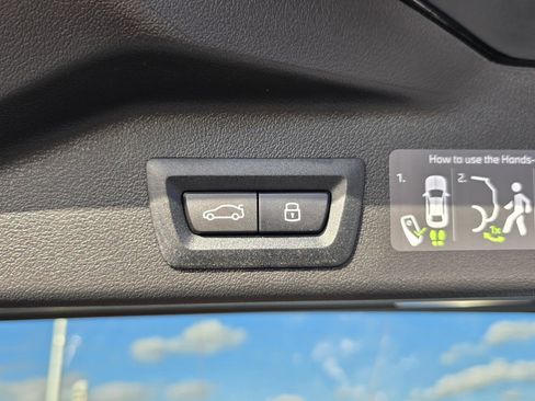 New 2026 BMW X5 xDrive50e w/ M Sport Package image 9