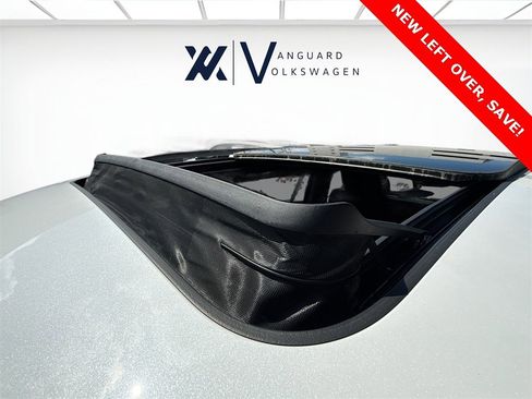 Used 2024 Volkswagen Tiguan SE R-Line image 21