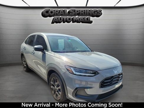 Used 2025 Honda HR-V Sport image 1