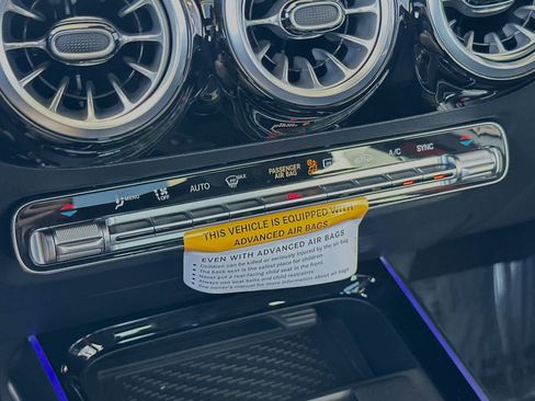 New 2025 Mercedes-Benz GLA 35 AMG 4MATIC image 17