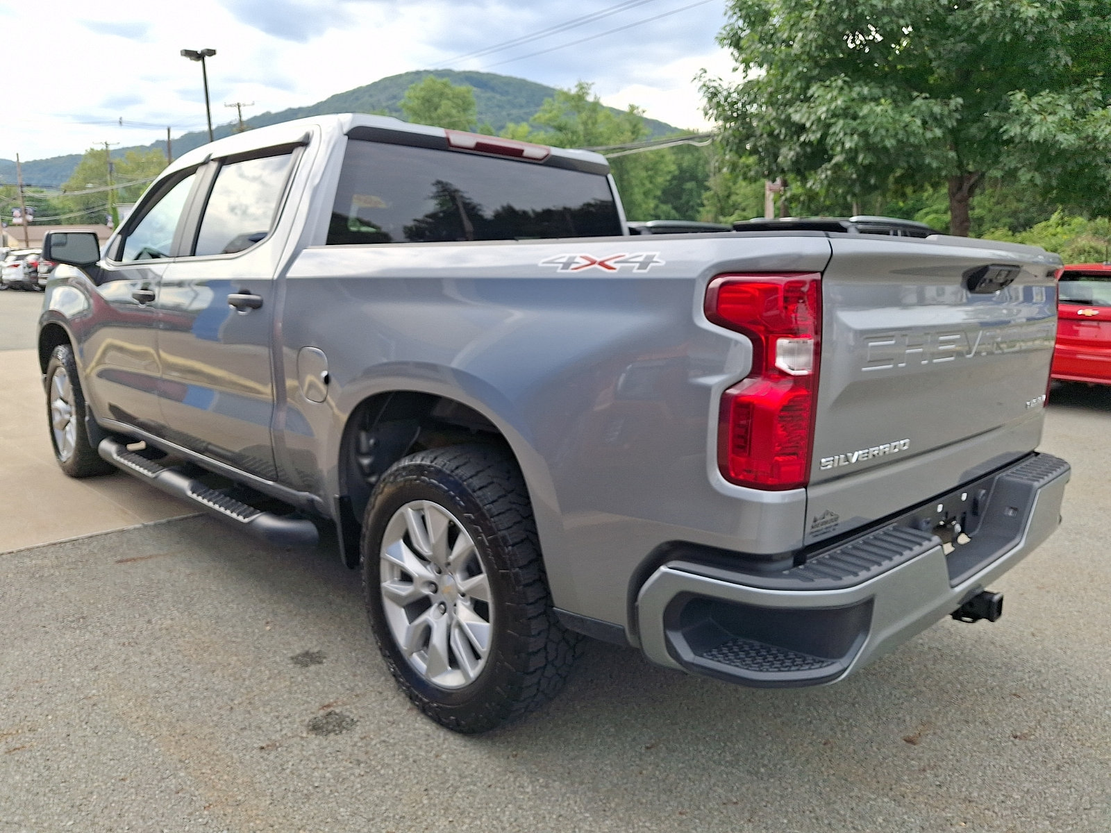 Used 2023 Chevrolet Silverado 1500 Custom AWD/4WD image 4