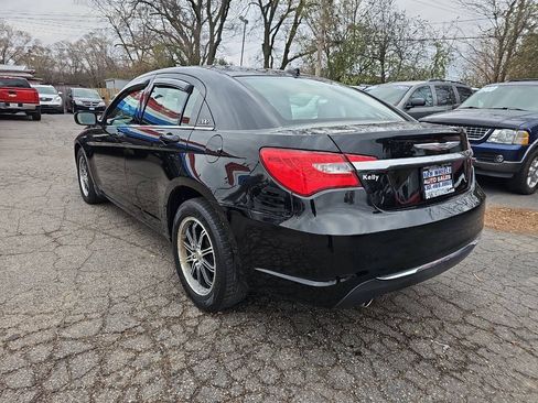 Used 2012 Chrysler 200 Touring FWD image 16