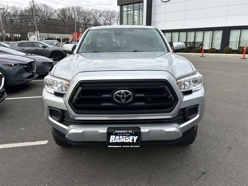 Used 2022 Toyota Tacoma SR image 3