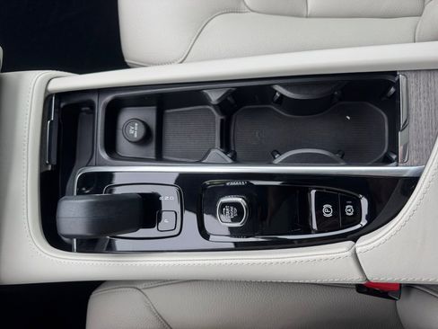 Certified 2023 Volvo XC90 B5 Plus w/ Protection Package Premier image 24