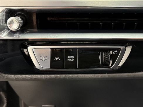 Used 2024 Cadillac Lyriq Luxury AWD/4WD image 23