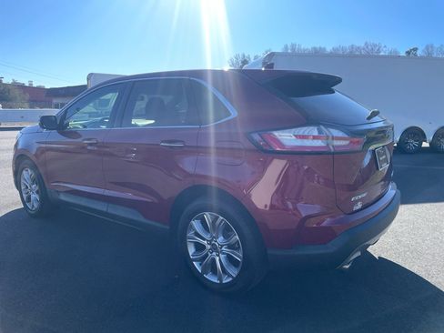 Used 2019 Ford Edge Titanium FWD image 3