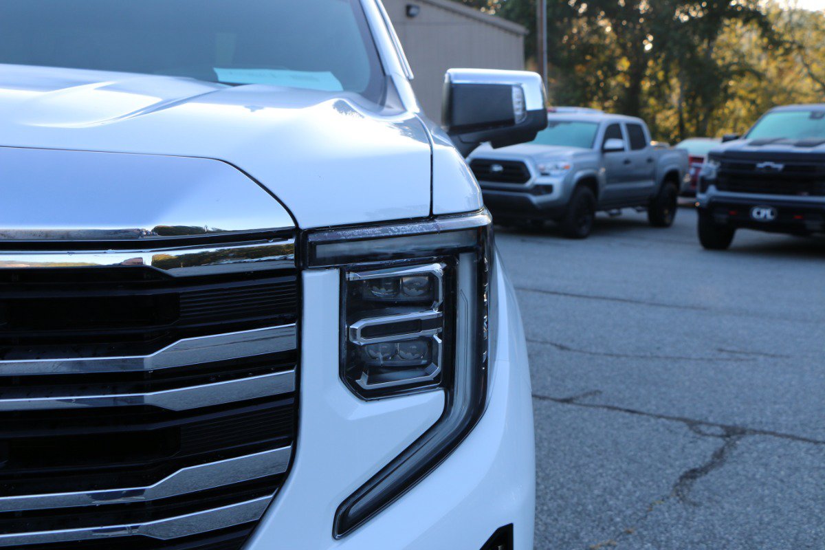 Used 2024 GMC Sierra 1500 SLT w/ SLT Convenience Package AWD/4WD image 13