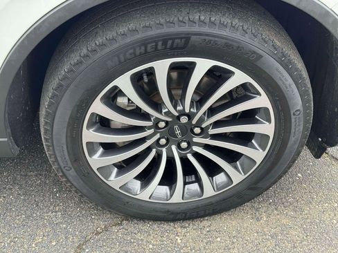 Used 2022 Lincoln Aviator AWD w/ Premium Package image 9