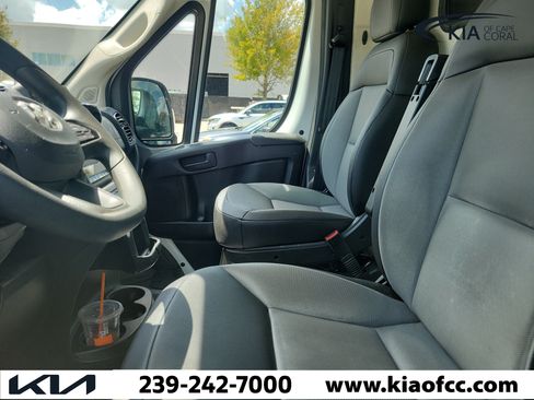 Used 2025 RAM ProMaster 2500 w/ Convenience Group FWD image 9
