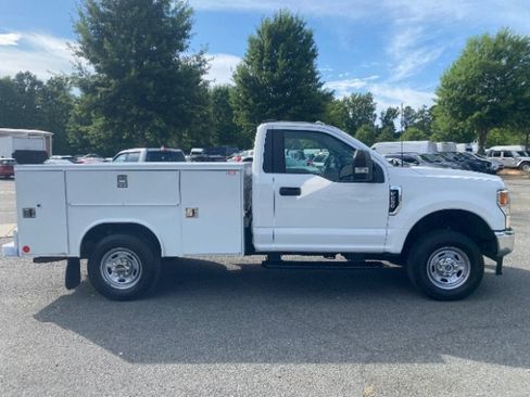 Used 2022 Ford F250 XL w/ Power Equipment Group AWD/4WD image 9