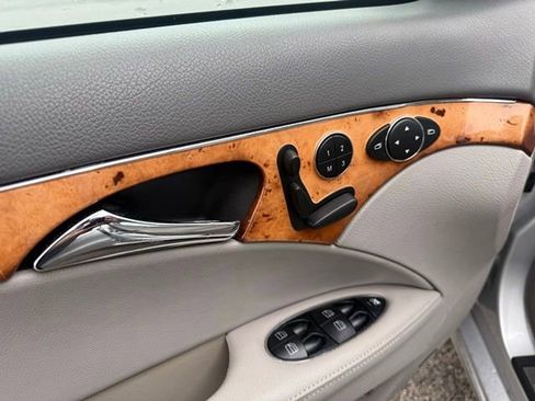 Used 2007 Mercedes-Benz E 320 BlueTEC Sedan image 11