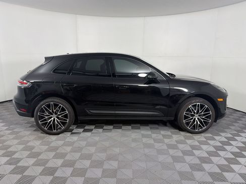 Certified 2026 Porsche Macan AWD/4WD image 8