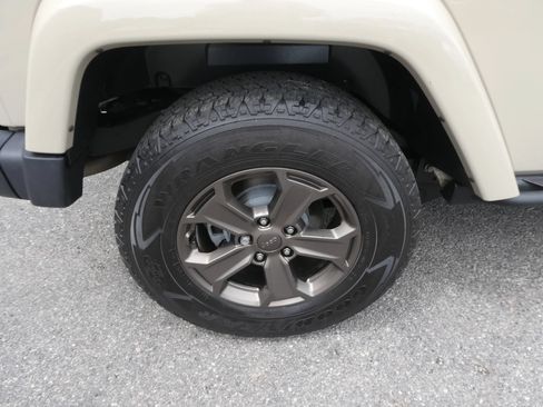 Used 2018 Jeep Wrangler Sport AWD/4WD image 27